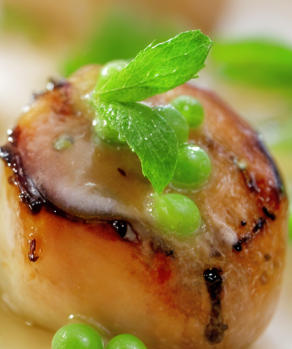 Caramelized Scallops with Fresh Green Pea Vinaigrette