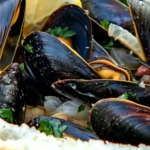 Spicy Mussels with White Wine